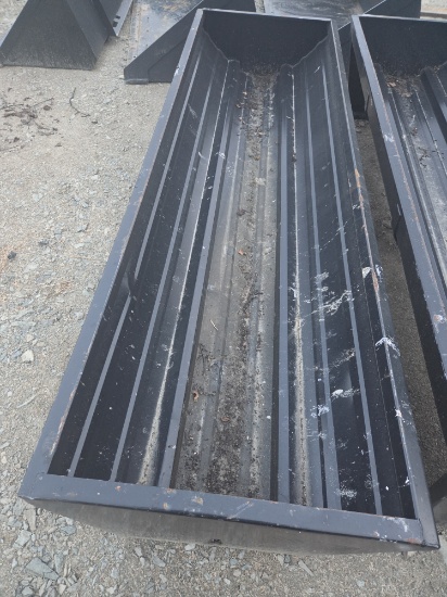 New 90 inch cattle feeder