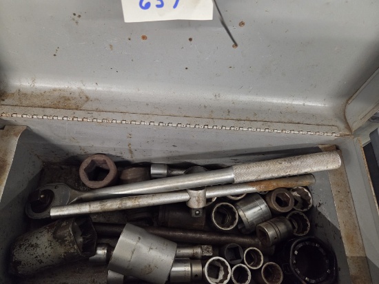 Three quarter sockets set