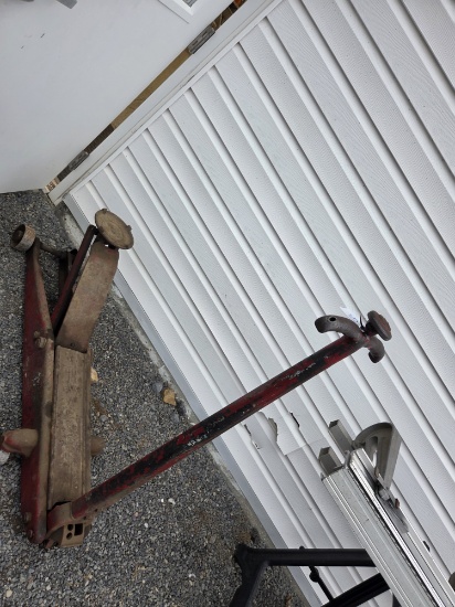 hydraulic jack