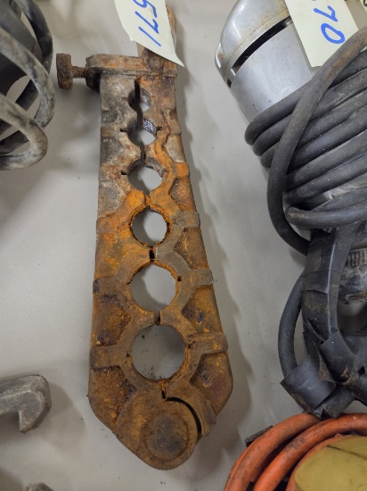 Pipe threader