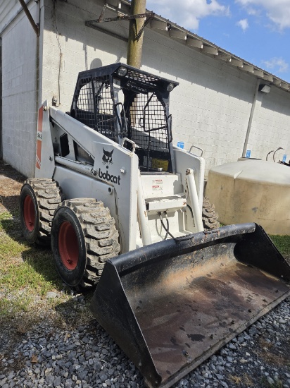 Bob cat skid loader 943