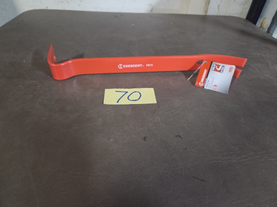 New crescent fifteen inch pry bar