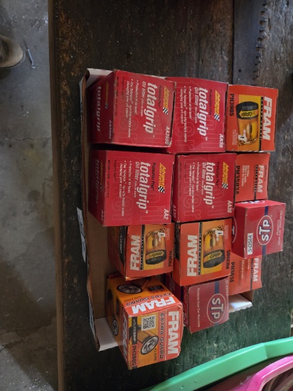 Oil filter lot (12)
