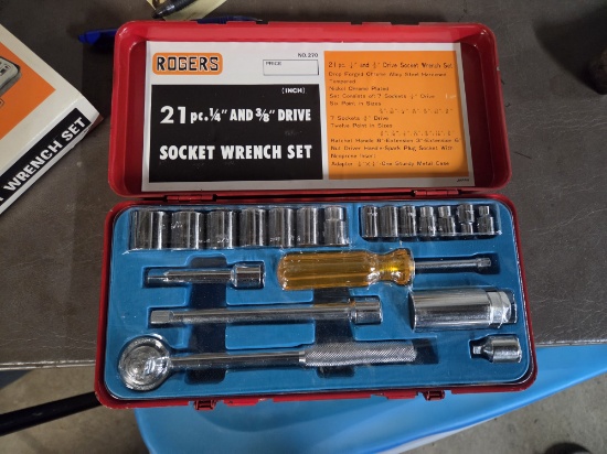 New 21 pc ratchet 1/4 &3/8 drive socket set