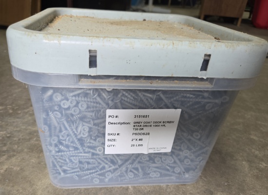 New 25 lb bucket of 2 inch t20 exterior screws