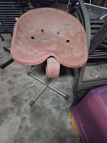 Vintage swivel tractor seat