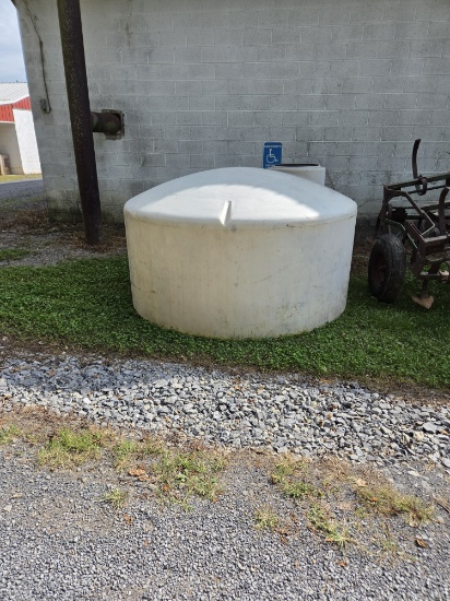 1000 gallon fertilizer tank