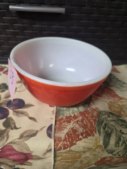 Vintage pyrex bowl