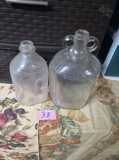 Vintage jug,harrisburg dairy