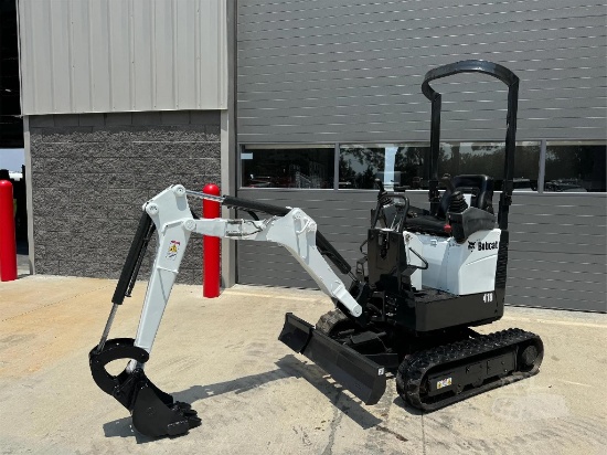 2017 BOBCAT 418