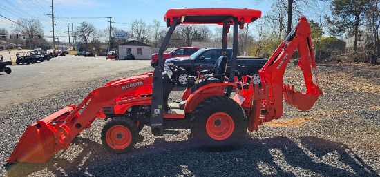 Kubota B26 w/ Loader & Backhoe