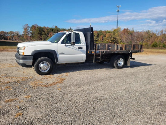 2007 Chevrolet Silverado 3500 Flatbed VIN: 1GBJC34U97E106152