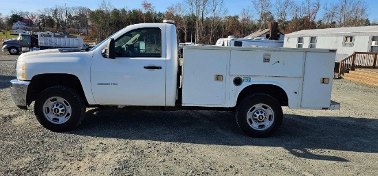 2013 Chevrolet Silverado 4x4 Pickup Truck