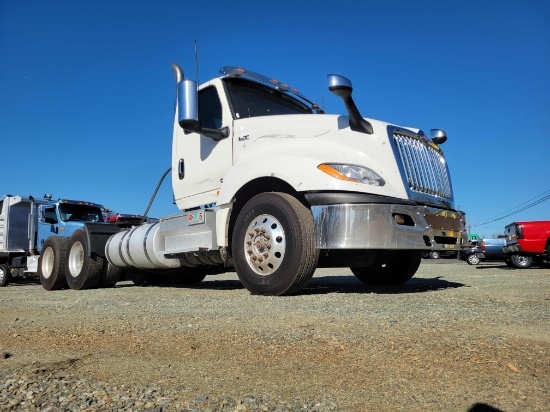 2018 International LT625 (A/T) DayCab w/ Wetline VIN: 3HCDZAPR2JL470099