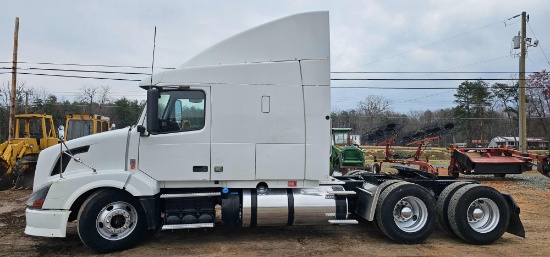 2012 Volvo VNL Sleeper