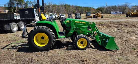 John Deere 3025E Tractor w/ Loader