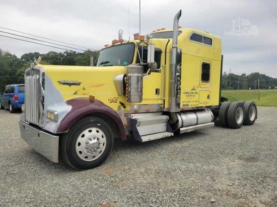 2001 KENWORTH W900 72" STUDIO SLEEPER