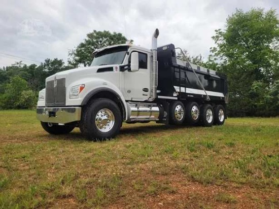 2022 Kenworth T880S Quad Dump w/ Highlift Gate