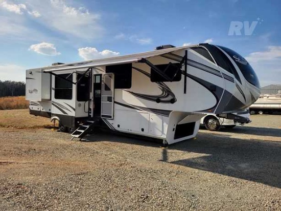 2021 Grand Design Solitude 390RK-R 5th Wheel Camper