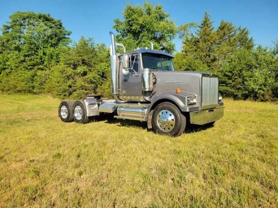 2019 Western Star 4900 Glider Day Cab