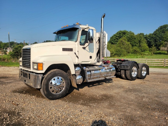 2019 Mack CHU613 Day Cab w/ Dual Wet-line