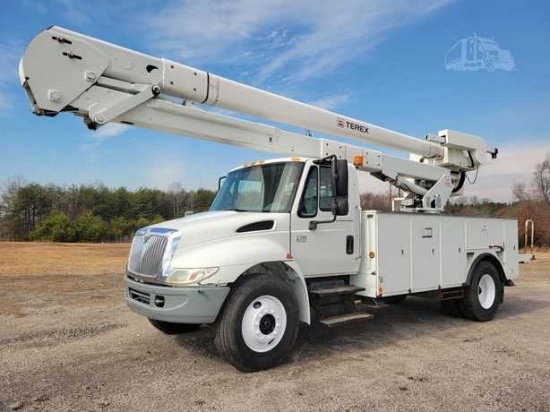 2007 International 4300 55' Bucket Truck