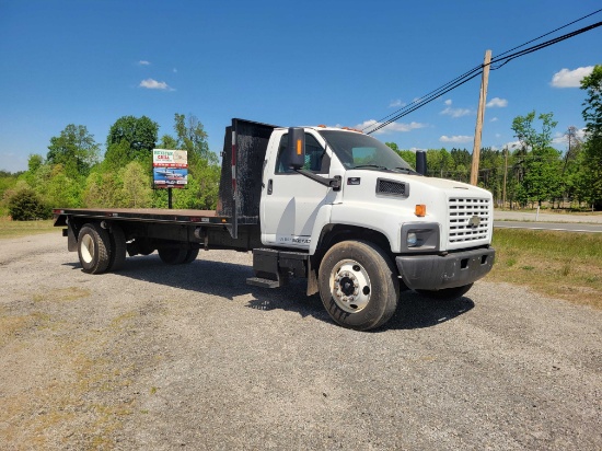 2003 Chevrolet C7500 Flatbed Truck