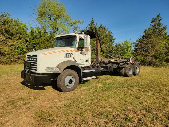 2006 Mack CT713 Palift HookLift Truck