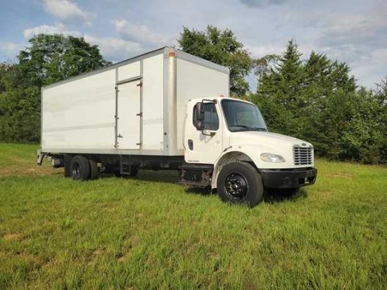 2014 Freightliner M2 106 Box Truck 26' w/ Lift Gate