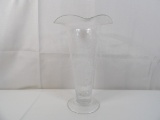 CLEAR CRACKLE GLASS FOOTED VASE.