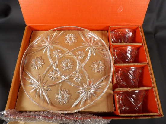 ANCHOR HOCKING EARLY AMERICAN PRESCUT (8) PIECE SNACK SET IN ORIGINAL BOX