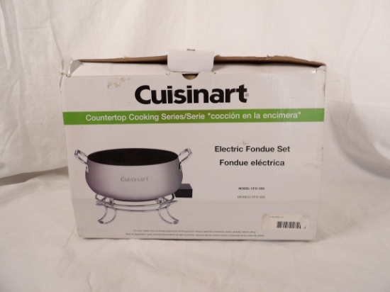 CUISINART ELECTRIC FONDU SET APPEARS TO BE NEW IN BOX