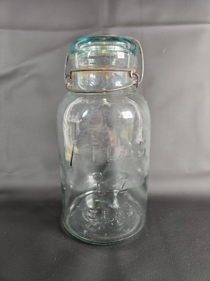 LARGE VINTAGE ATLAS E-Z SEAL JAR WITH GLASS LID AND WIRE CLOSURE