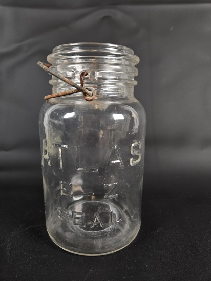 VINTAGE ATLAS E-Z SEAL JAR WITH WIRE CLOSURE