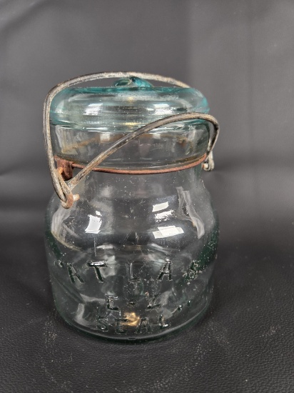 SMALL VINTAGE ATLAS E-Z SEAL JAR WITH GLASS LID AND WIRE CLOSURE