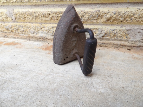 VERY OLD SAD IRON