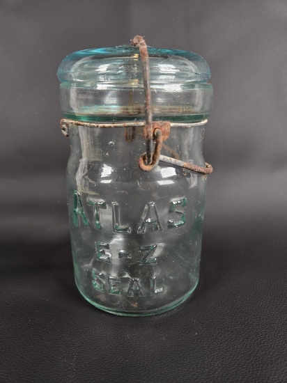 SMALL VINTAGE ATLAS E-Z SEAL JAR WITH GLASS LID AND WIRE CLOSURE