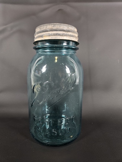 VINTAGE BALL PERFECT MASON JAR IN BLUE WITH ZINC LID