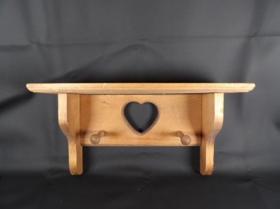 WOODEN WALL SHELF WITH PEGS AND HEART SHAPE