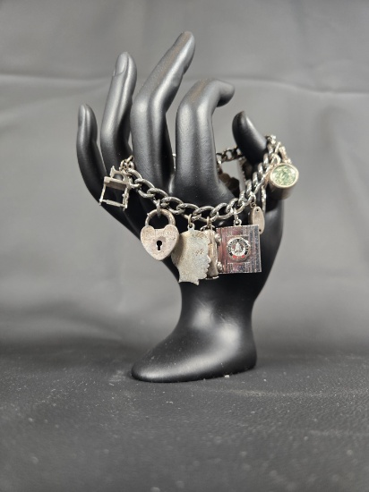 VINTAGE 1940S CHARM BRACELET
