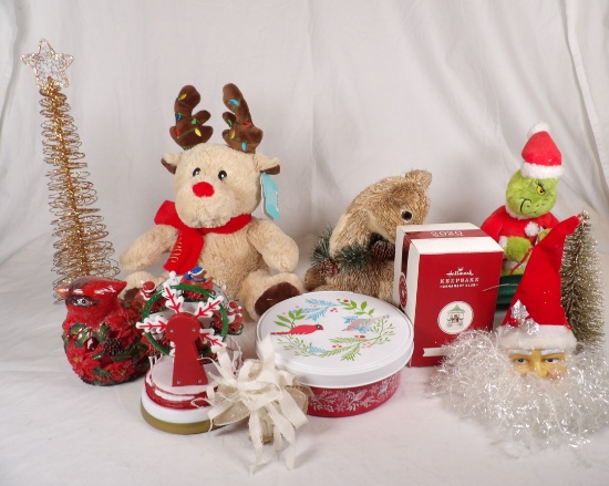 HUGE LOT OF CHRISTMAS DECOR ITEMS