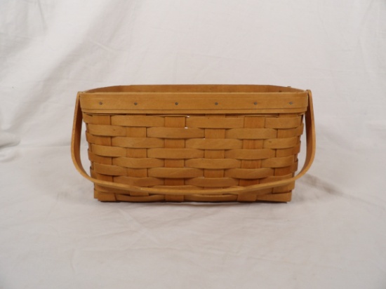 MEDIUM LONGABERGER BASKET AND (2) PLASTIC LINERS