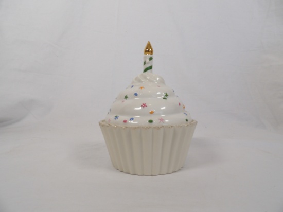LENOX "A BIRTHDAY CUPCAKE FOR YOU" PORCELAIN CUPCAKE MUSIC BOX