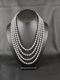 LONG SHELL PEARL NECKLACE IN GRAY