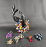 CRAFTER'S LOT OF JEWELRY WITH GLASS BEAD BRACELET