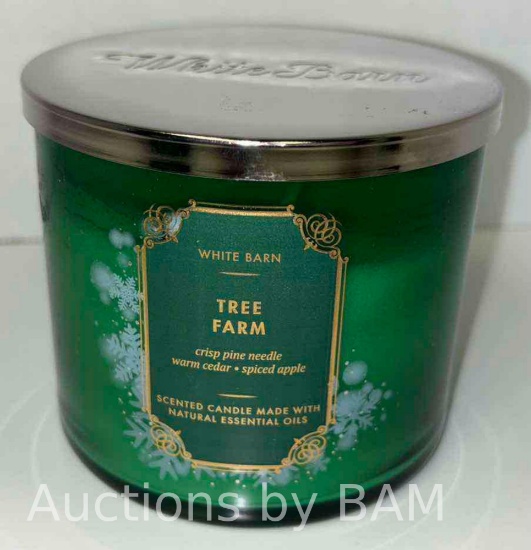 NEW WHITE BARN TREE FARM SCENTED CANDLE $27