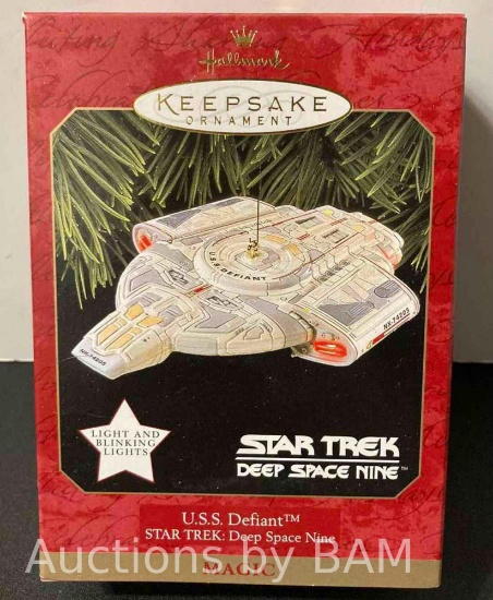 NEW HALLMARK KEEPSAKE STAR TREK USS DEFIANT COLLECTORS SERIES ORNAMENT
