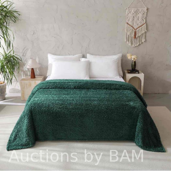 Mainstays Faux Shearling Blanket, Dk. Green, King 102X90, for Adult