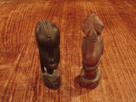 Lot of 2 hand carved display pieces