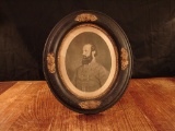 Beautiful oval period framed print of Stonewall Jackson